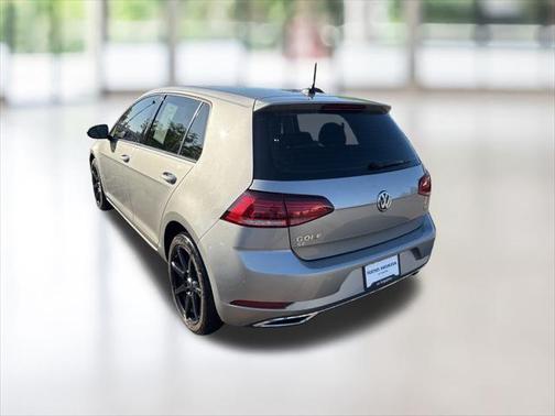 2018 Volkswagen Golf TSI SE