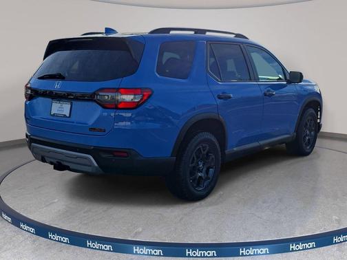 Platinum White Pearl 2025 Honda Pilot TrailSport