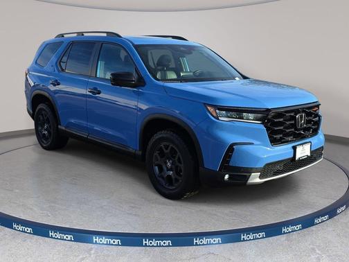 Platinum White Pearl 2025 Honda Pilot TrailSport