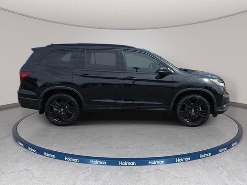 Crystal Black Pearl 2022 Honda Pilot AWD Black Edition