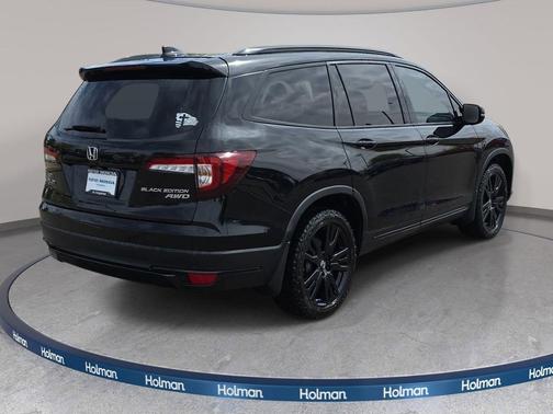 Crystal Black Pearl 2022 Honda Pilot AWD Black Edition