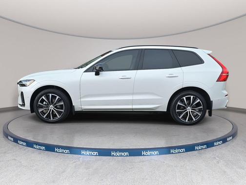 2024 Volvo XC60 B5 Plus Dark Theme