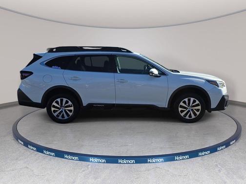 Crystal White Pearl 2021 Subaru Outback Premium