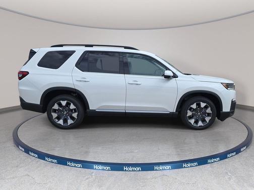 Platinum White Pearl 2026 Honda Pilot Touring 8-Passenger