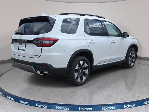 Platinum White Pearl 2026 Honda Pilot Touring 8-Passenger