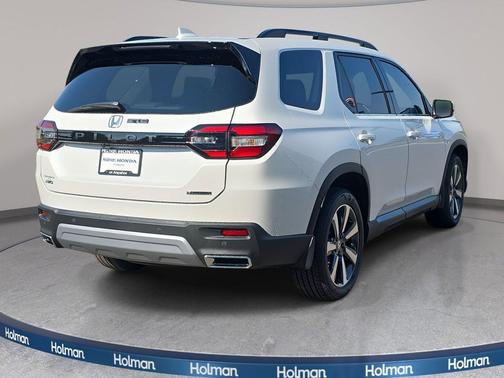 2025 Honda Pilot Touring 8-Passenger