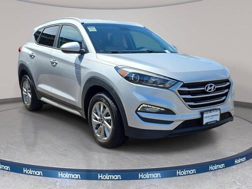 Molten Silver 2017 Hyundai TUCSON SE