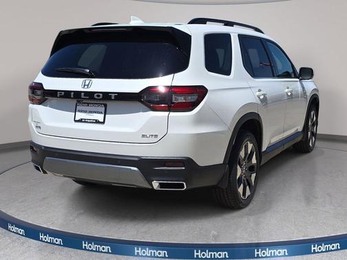 Platinum White Pearl 2026 Honda Pilot Elite