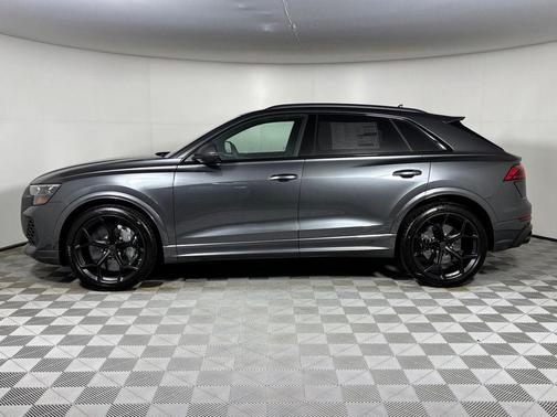 Daytona Gray Pearl 2026 Audi RS Q8 4.0T
