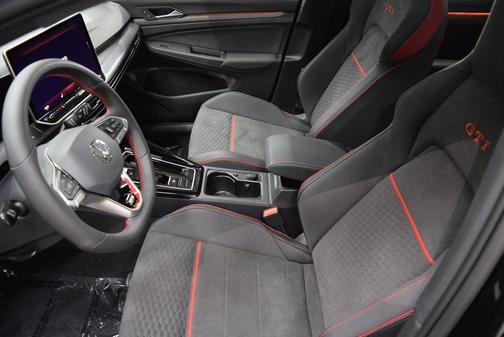 2025 Volkswagen Golf GTI 2.0T SE DSG