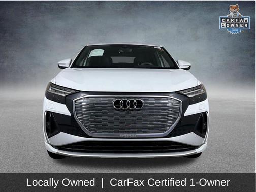 Glacier White 2023 Audi Q4 e-tron Sportback Prestige
