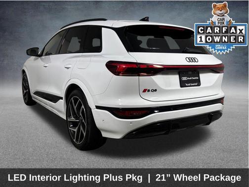 Glacier White Metallic 2025 Audi SQ6 e-tron Premium Plus