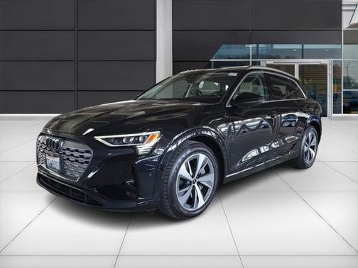 2024 Audi Q8 e-tron Premium Plus