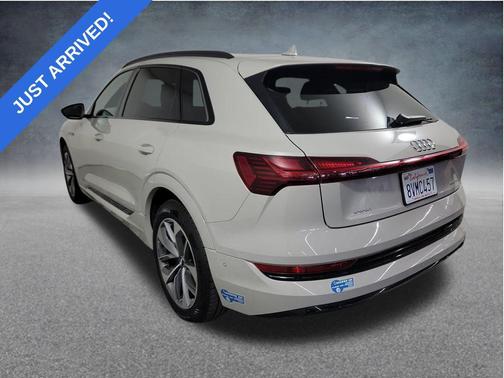 2021 Audi e-tron Premium Plus