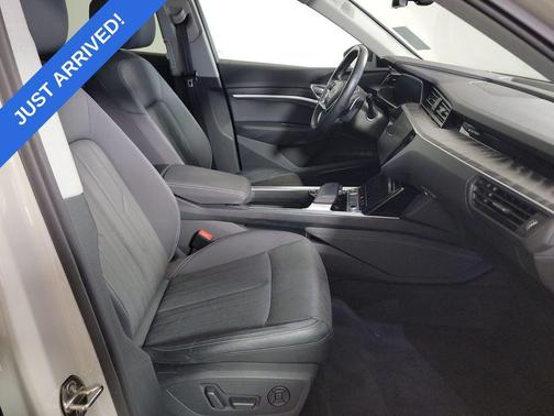 2021 Audi e-tron Premium Plus