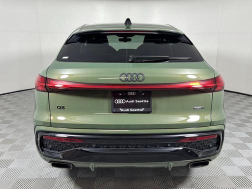 Green Metallic 2026 Audi Q5 2.0T Prestige
