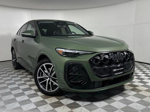 Green Metallic 2026 Audi Q5 2.0T Prestige