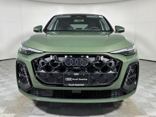Green Metallic 2026 Audi Q5 2.0T Prestige