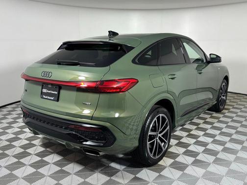 Green Metallic 2026 Audi Q5 2.0T Prestige