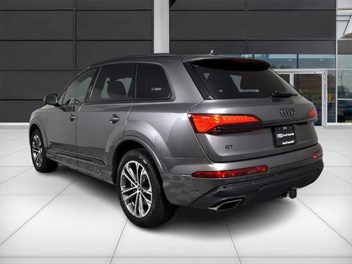 2025 Audi Q7 45 Premium Plus