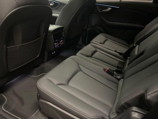 Glacier White 2026 Audi Q7 55 Premium Plus