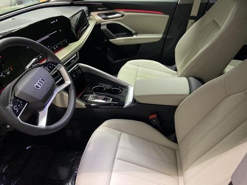 2025 Audi Q5 2.0T Premium Plus