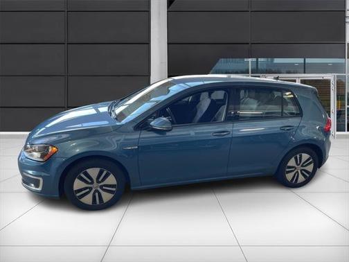2016 Volkswagen e-Golf SE