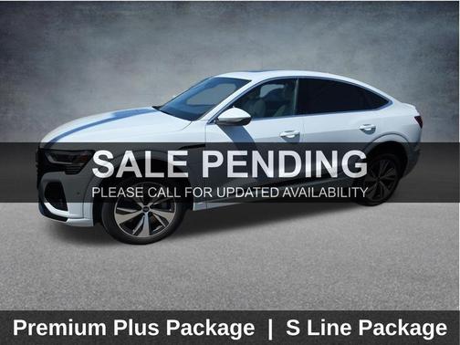 Glacier White Metallic 2024 Audi Q8 55 Premium Plus