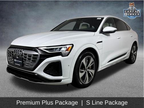 Glacier White Metallic 2024 Audi Q8 55 Premium Plus