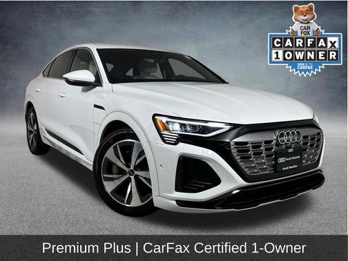 Glacier White Metallic 2024 Audi Q8 55 Premium Plus