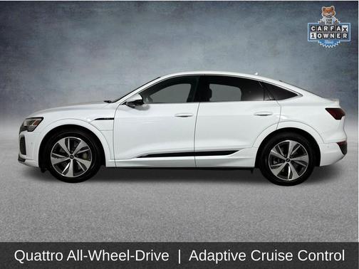 Glacier White Metallic 2024 Audi Q8 55 Premium Plus