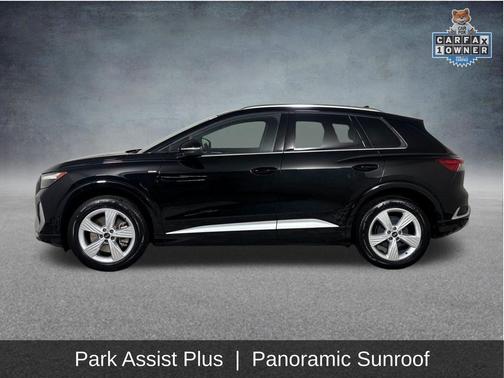 Mythos Black Metallic 2023 Audi Q4 e-tron Premium Plus