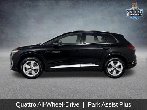 Mythos Black Metallic 2023 Audi Q4 e-tron Premium Plus