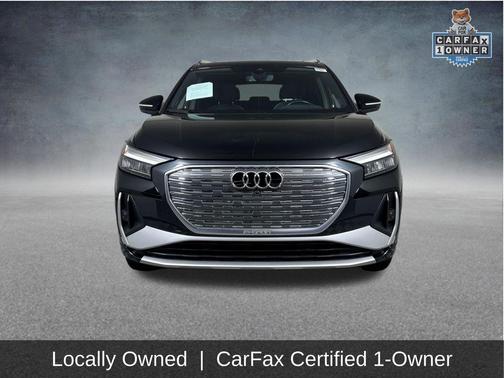 Mythos Black Metallic 2023 Audi Q4 e-tron Premium Plus