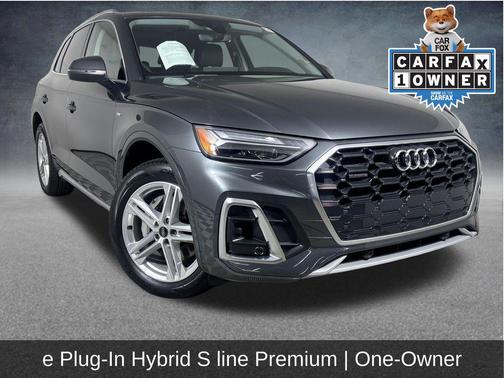Daytona Gray Pearl Effect 2023 Audi Q5 e 55 S line Premium Plus