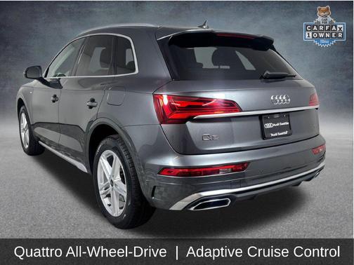 Daytona Gray Pearl Effect 2023 Audi Q5 e 55 S line Premium Plus