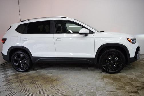 2025 Volkswagen Taos 1.5T SEL