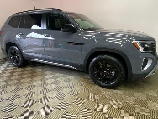 pure gray 2026 Volkswagen Atlas 2.0T Peak Edition