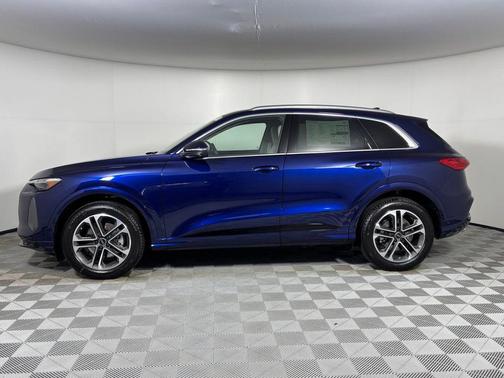 Blue Metallic 2026 Audi Q5 2.0T Prestige