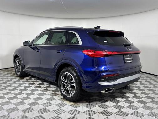 Blue Metallic 2026 Audi Q5 2.0T Prestige