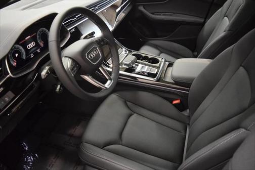 2025 Audi Q8 55 Premium Plus