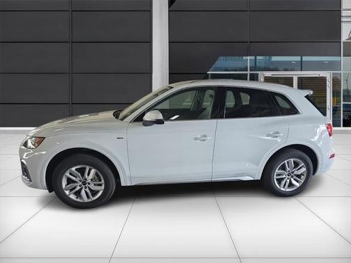 2023 Audi Q5 45 S line Premium