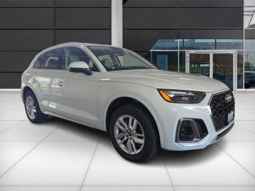 2023 Audi Q5 45 S line Premium