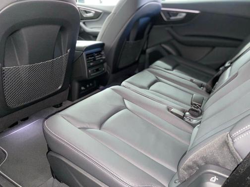 2026 Audi Q7 45 Premium