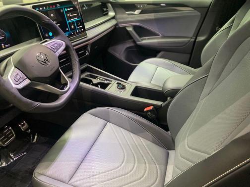 platinum gray metallic 2026 Volkswagen Tiguan 2.0T SE R-Line Black 4MOTION