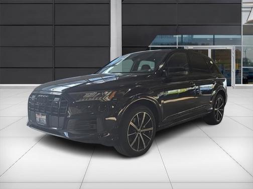 2024 Audi Q7 55 Premium Plus