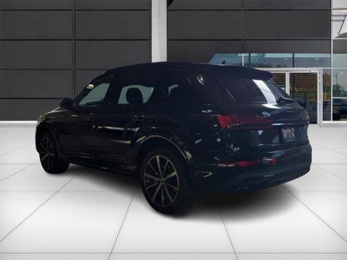2024 Audi Q7 55 Premium Plus
