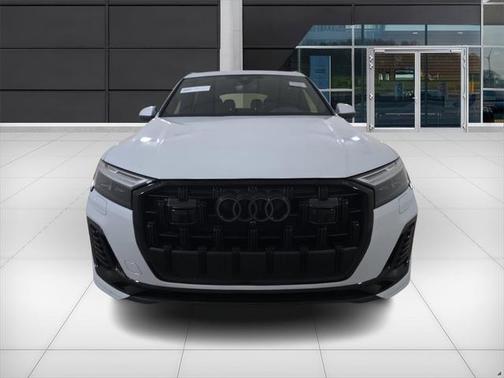 2025 Audi Q7 45 Premium Plus