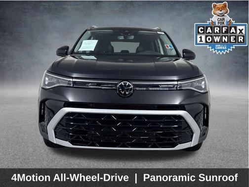 Deep Black Pearl 2026 Volkswagen Taos 1.5T SEL