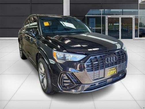 2022 Audi Q3 45 S line Premium